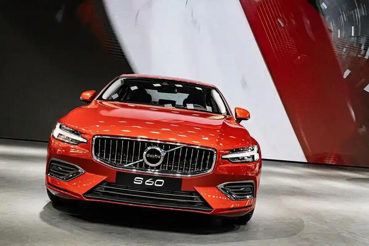 宝马安全性_解析宝马汽车的安全设计细节与逻辑_宝马车安全性能