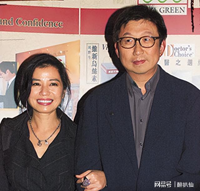 周润发林青霞颁奖视频字幕版_林青霞与周润发的银幕搭档_周润发和林青霞金像奖视频