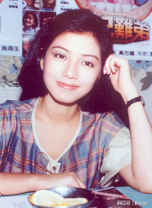 周润发和林青霞金像奖视频_周润发林青霞颁奖视频字幕版_林青霞与周润发的银幕搭档