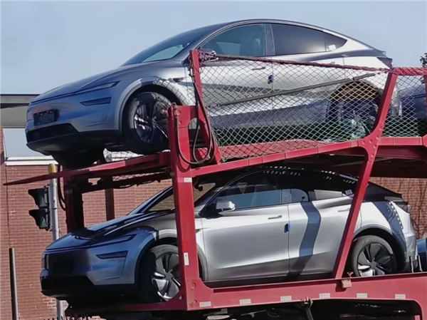 modely新内饰_modely高级内饰套件_新款Model Y的外观与内饰细节欣赏