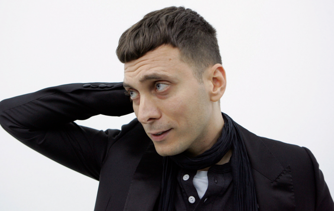 英赫时尚商业评论, 英赫日报 | 法拉利股东5.41亿欧元入股“红底鞋”; 爱马仕在三个城市发布2021秋冬系列