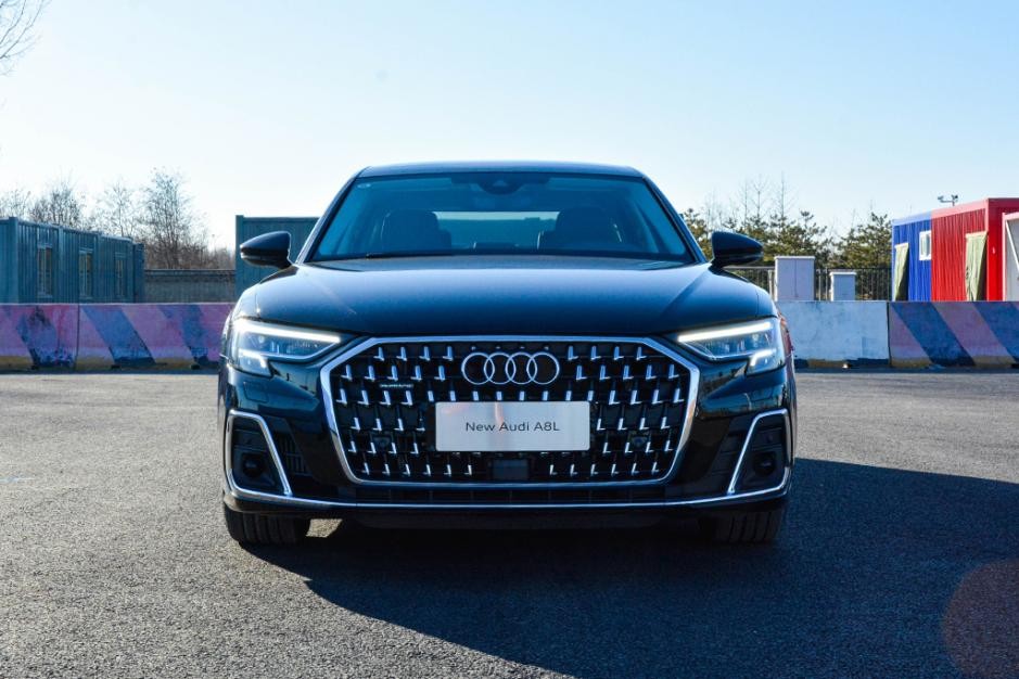 奥迪的驾驶体验：性能与舒适的平衡_奥迪驾驶舒适平衡性能体验测试_奥迪舒适