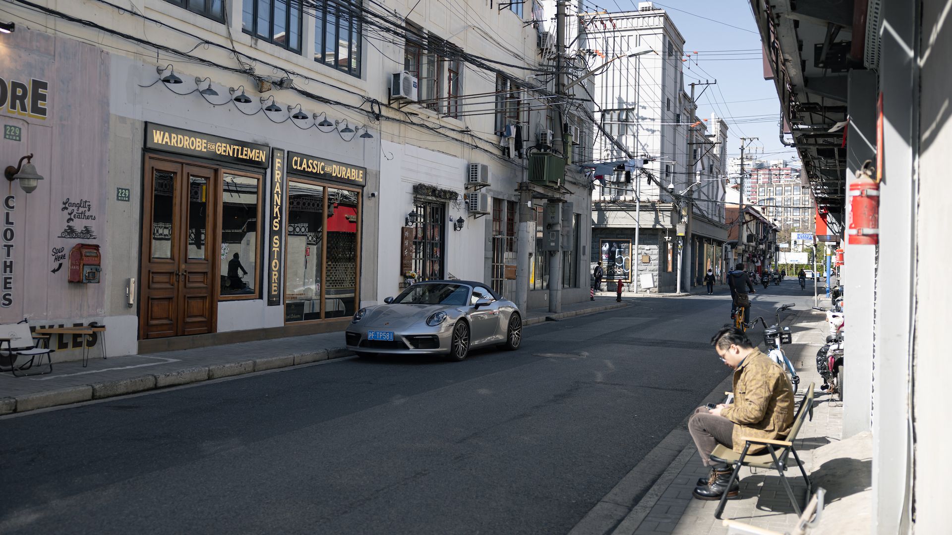 全新保时捷911敞篷版驾驶体验：上海春日的优雅与狂野