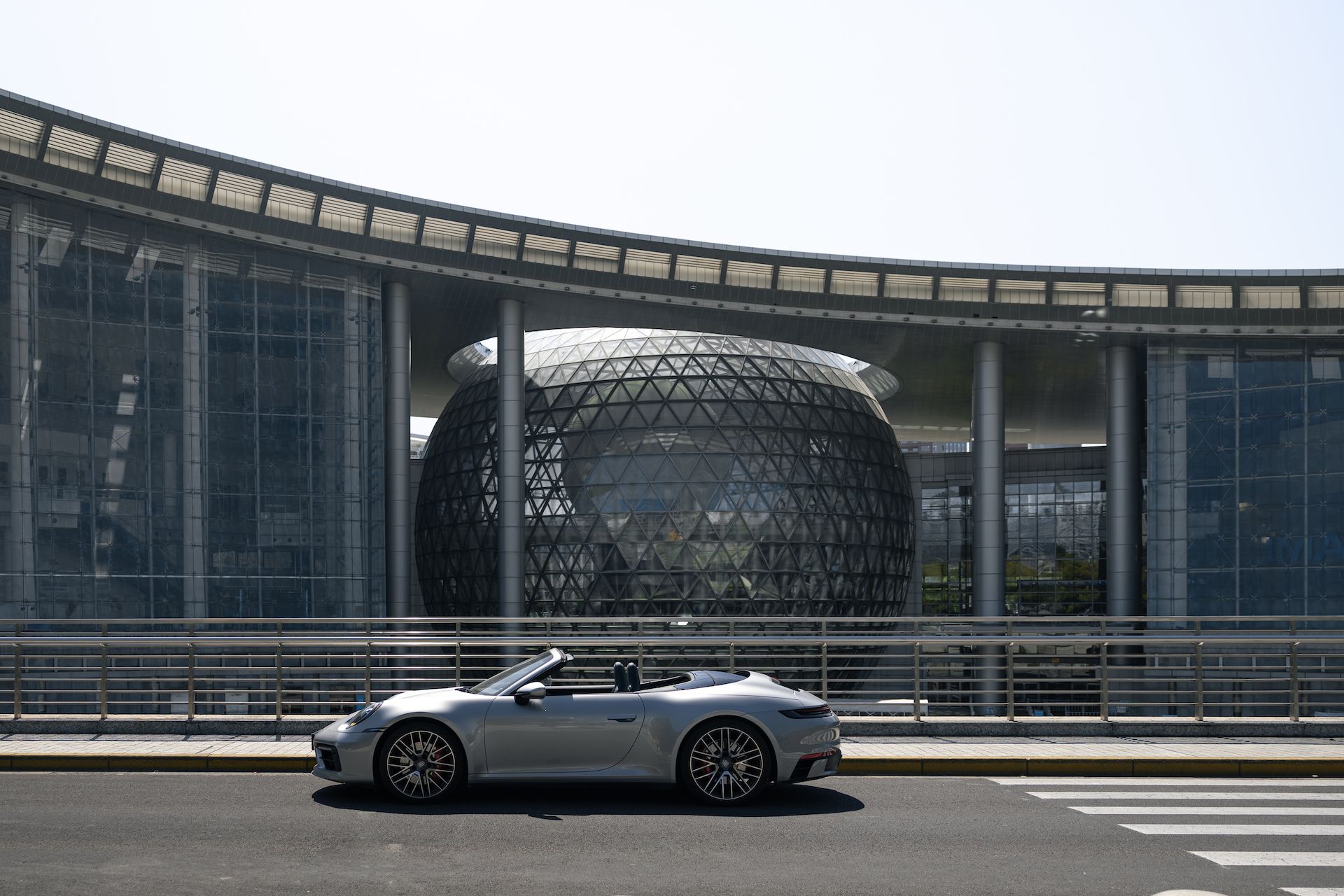 保时捷悬架软硬调节怎么开_保时捷悬架模式调节怎么用_评测保时捷的悬挂系统与行驶稳定性