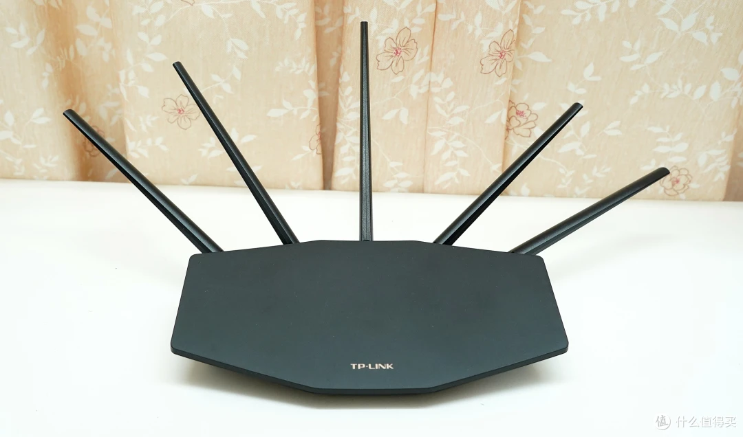 三款入门级路由乱斗 哪款才能C位出道