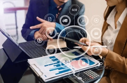 DeepSeek评2025年十大赚钱行业：人工智能、新能源、生物科技等潜力无限