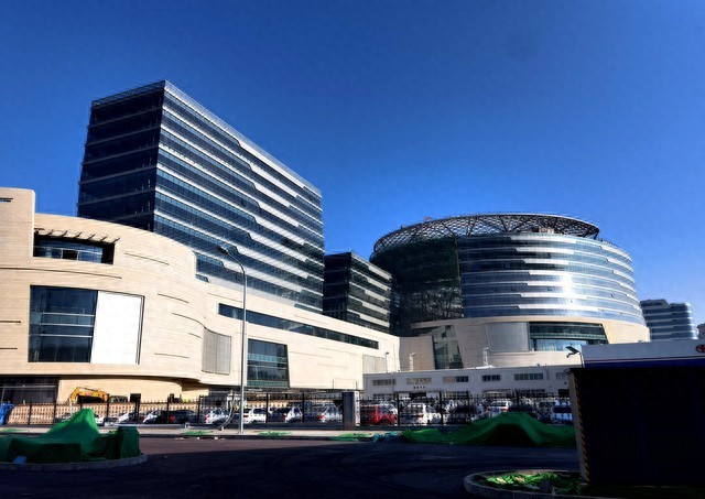 2023年胖东来红内裤掉色事件：品牌信任危机与行业反思