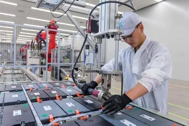 小米进军汽车市场_小米进军汽车行业优势_如何提升小米汽车的市场竞争力？