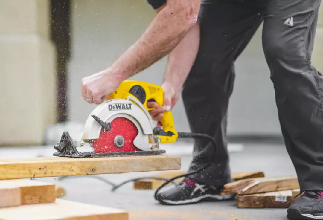 奔驰智能互联手机应用_互联网加密技术_探讨加密货币在智能家居中的应用：提升设备互联与管理效率