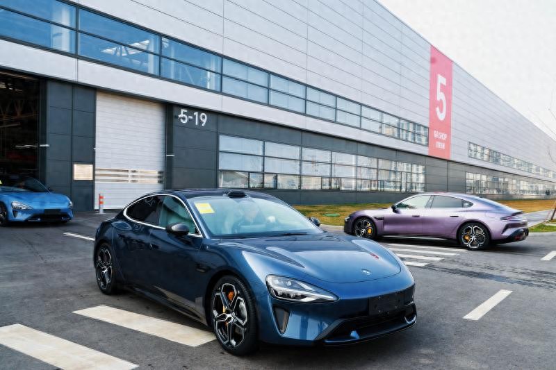 探秘小米汽车工厂：从荒地到76秒产一辆车